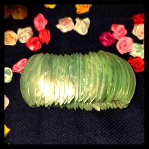 Vintage green stretch real shell bracelet
